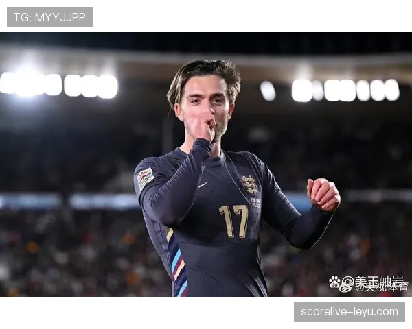 从低谷到巅峰!英格兰边后卫阿诺德如何重拾信心,重返主力位置?