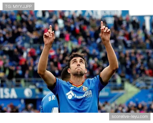 西甲蓝军革新铁桶阵战术 助力球队强势登顶联赛榜首