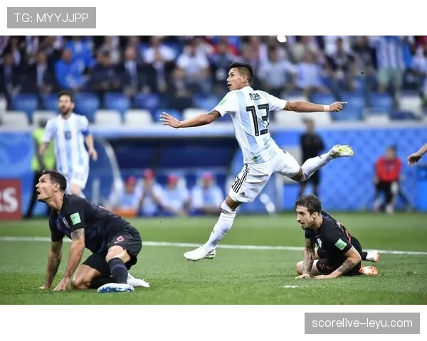 阿根廷队当前阵型分析:战术结构与实战表现走势清晰 阿根廷队当前阵型分析:战术结构与实战表现走势清晰