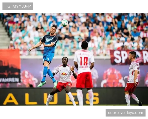 米兰防守稳定性不足问题显现,当前赛季表现受限,对争冠形势产生影响。 米兰防守稳定性不足问题显现,当前赛季表现受限,对争冠形势产生影响。