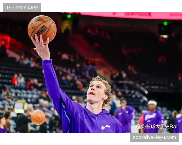 马尔卡宁利用无球掩护提升三分命中率显著拉开进攻空间